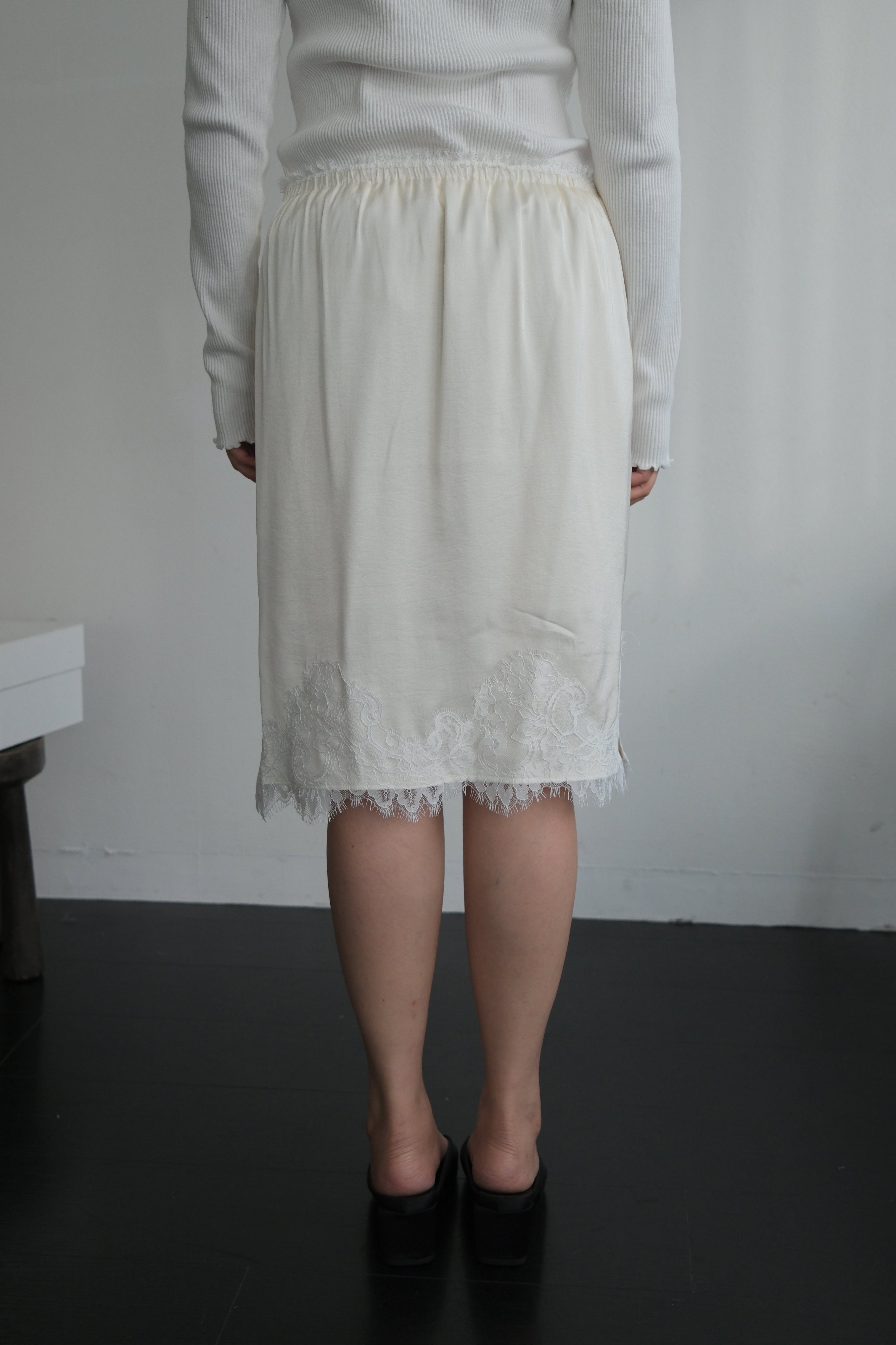 Keem satin lace-trim midi skirt