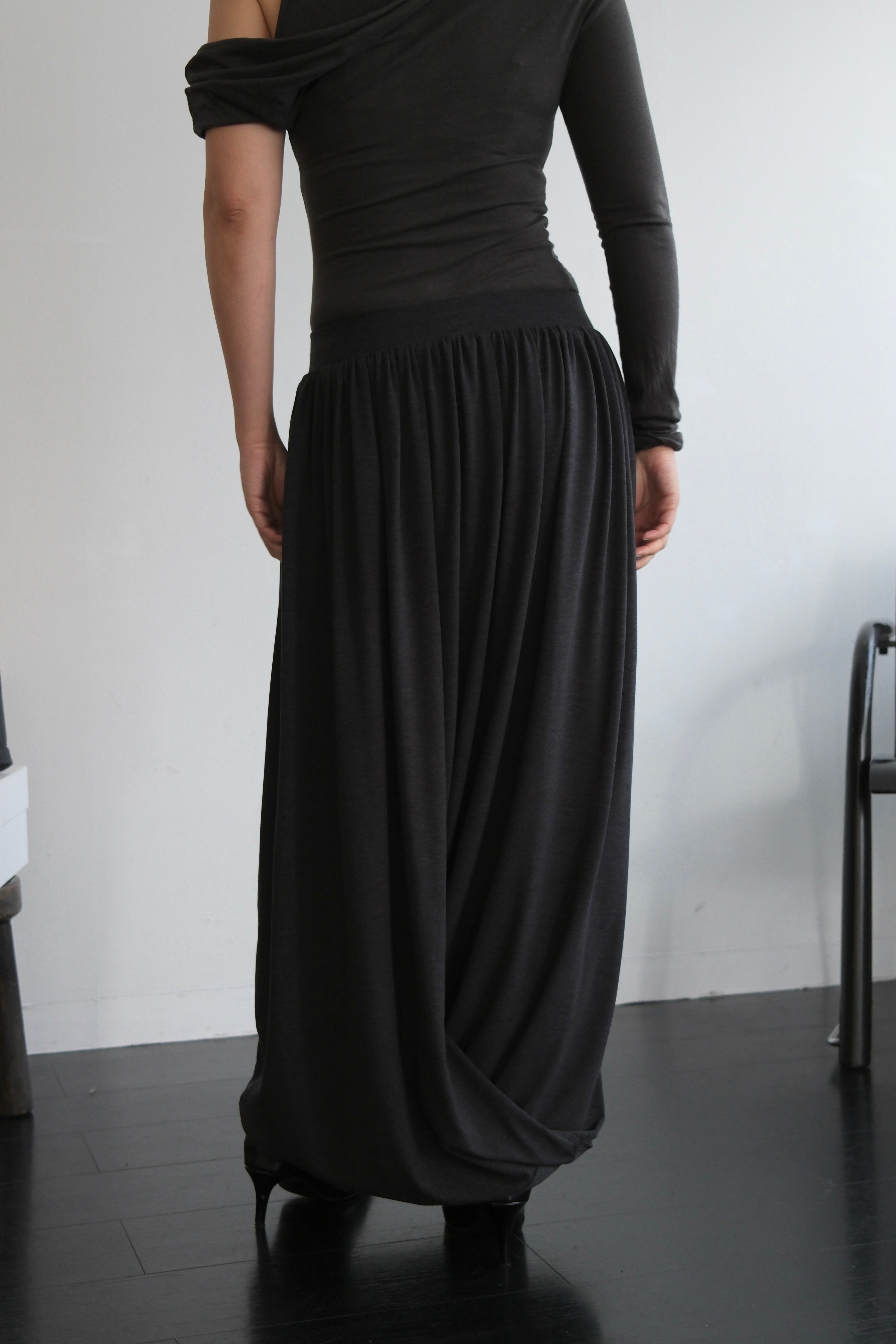 Tote draped maxi skirt