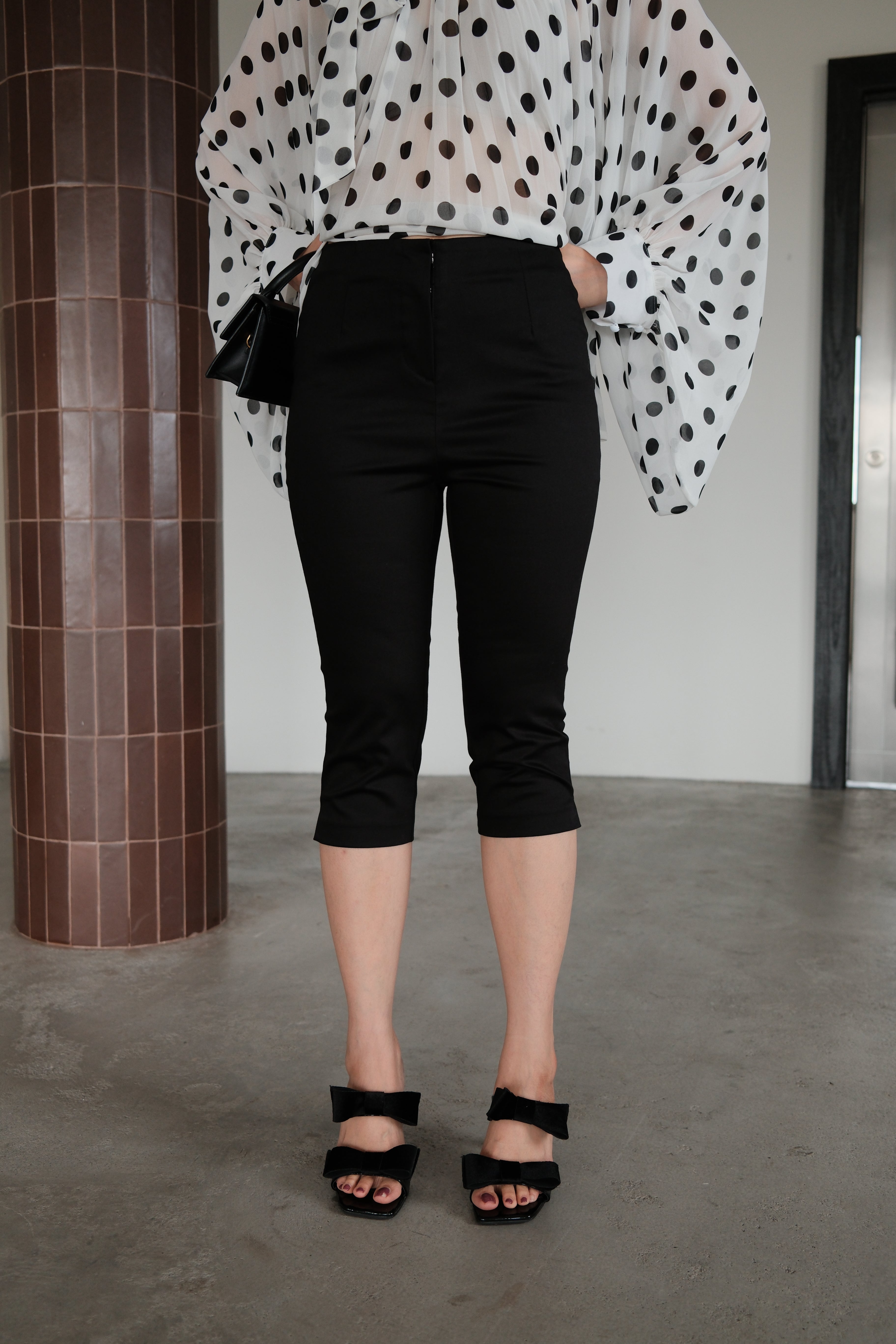 Lise high-rise capri pants