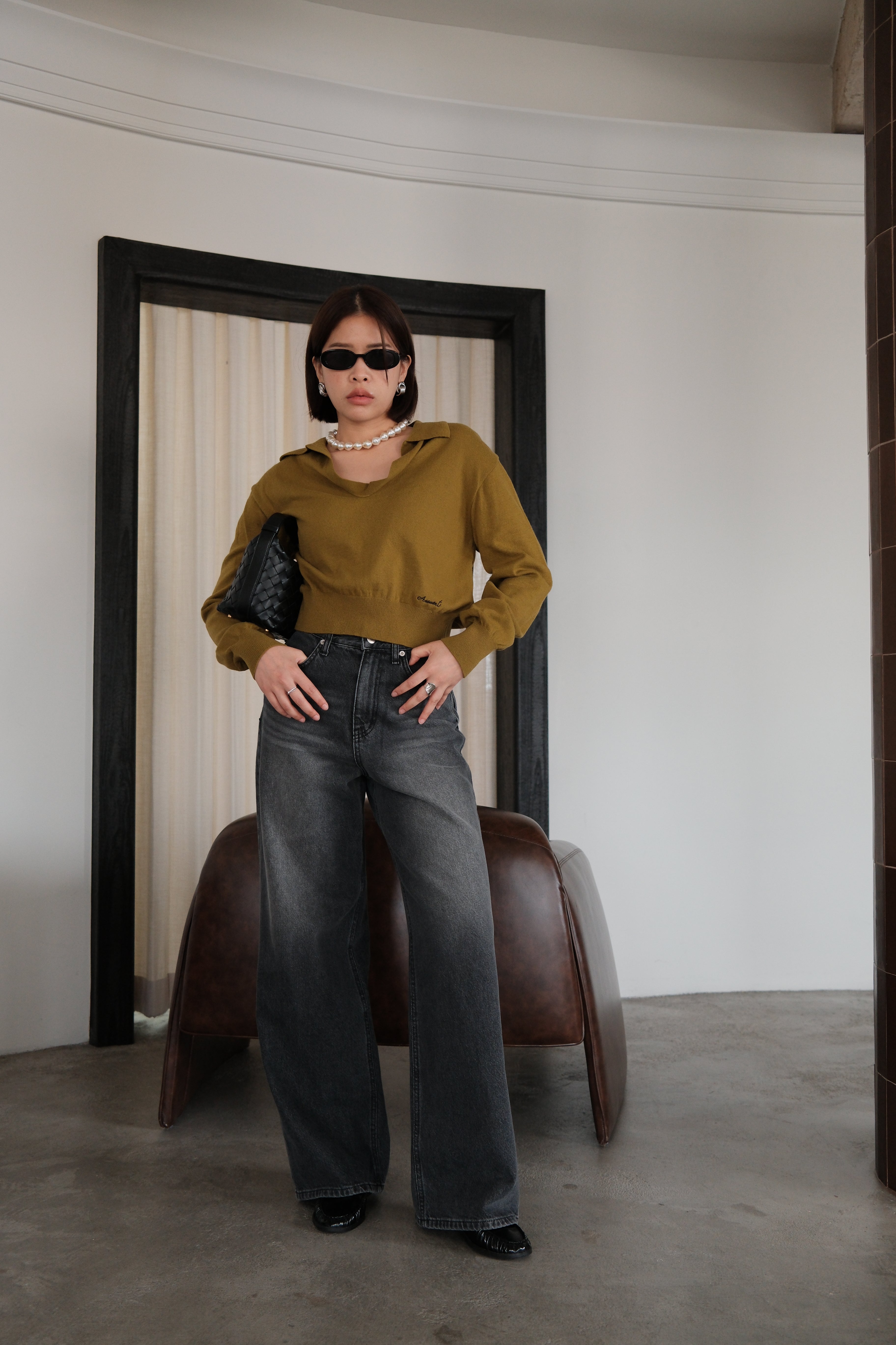 v neck crop sweatshirt