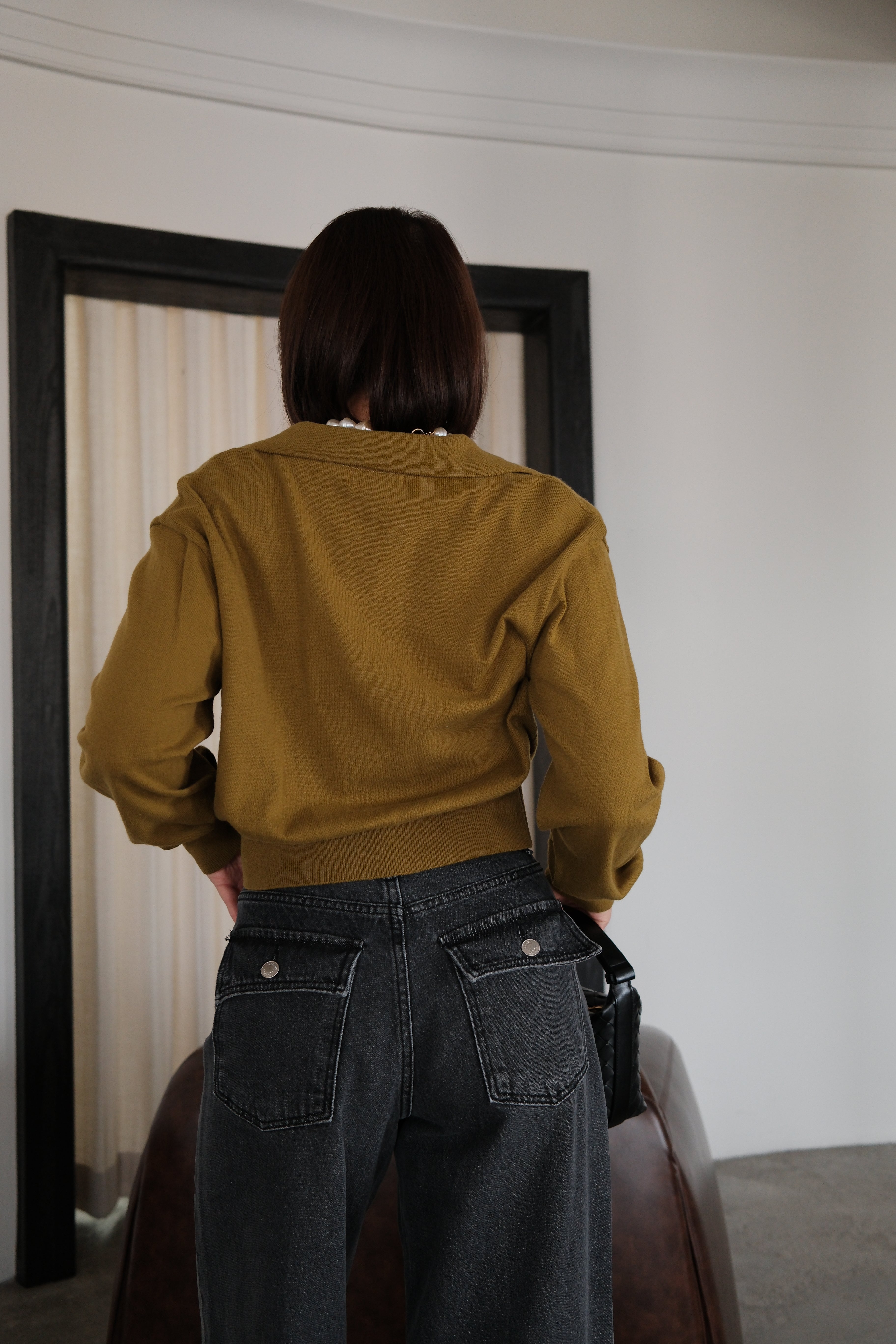 v neck crop sweatshirt
