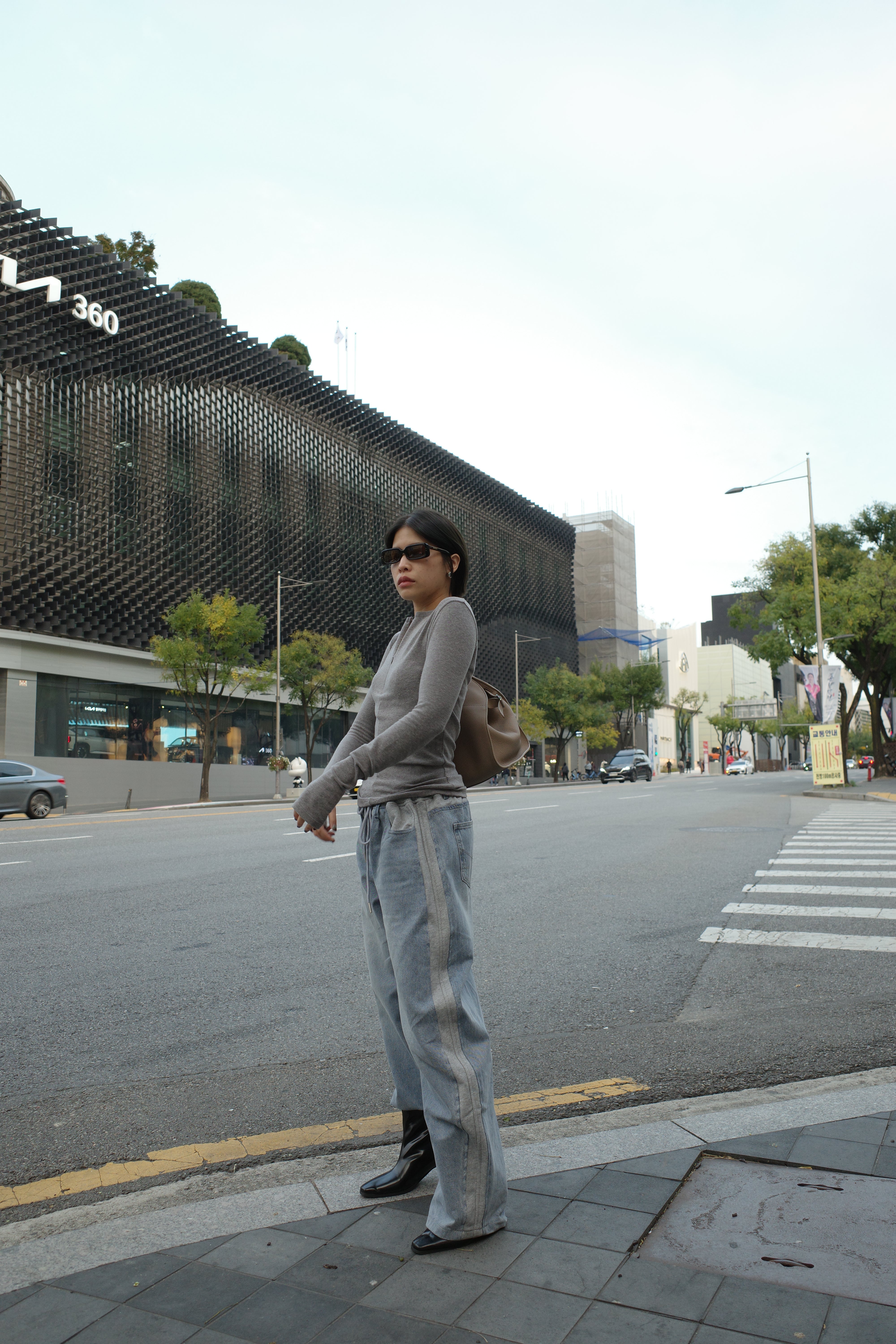 Romance halfzip longsleeve tee