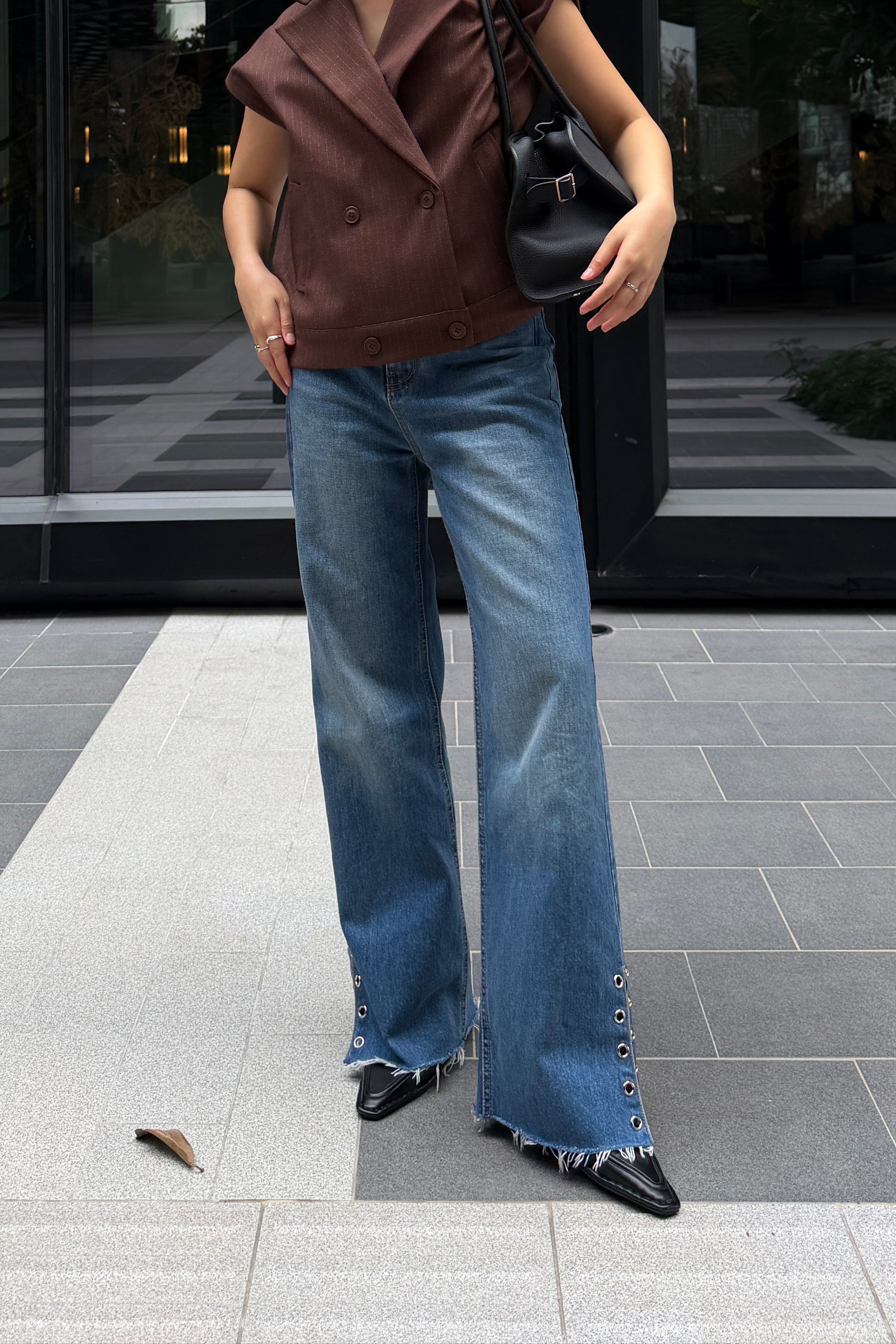 Eyelet split hem straight jeans