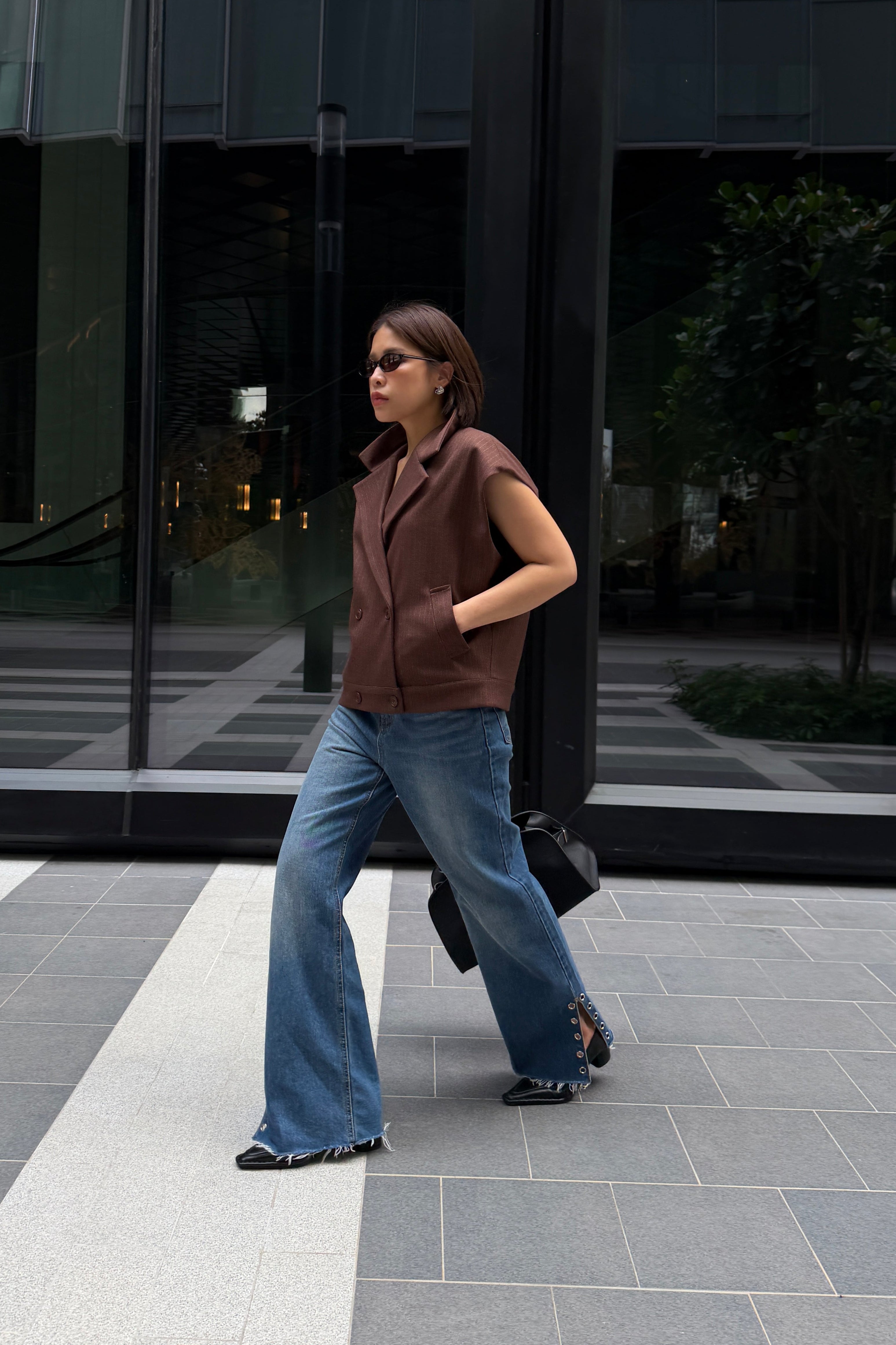 Eyelet split hem straight jeans