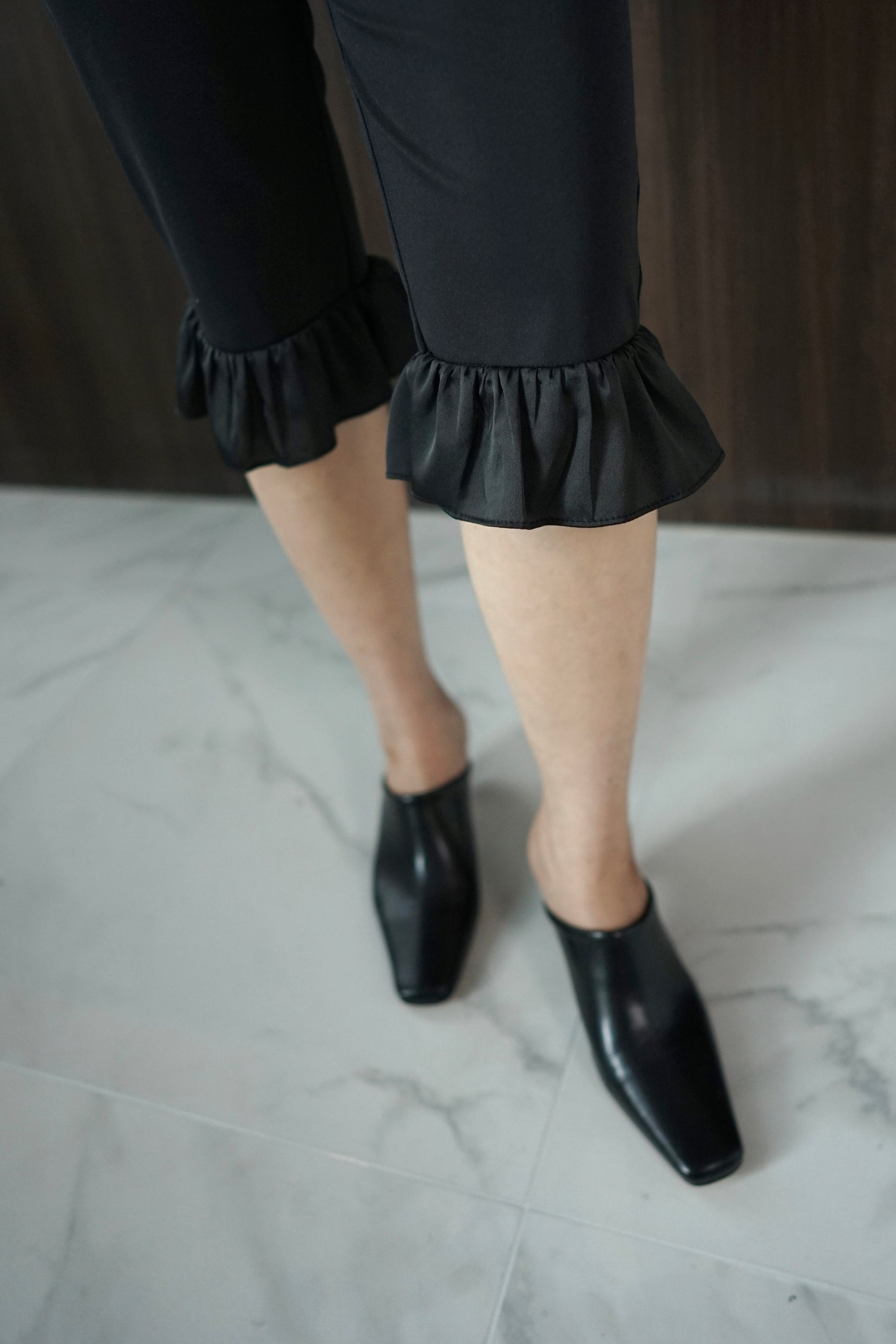 sheer ruffled edge capri pants